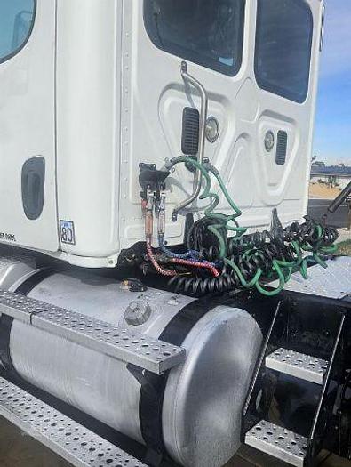 Used 2013 Freightliner Cascadia 125