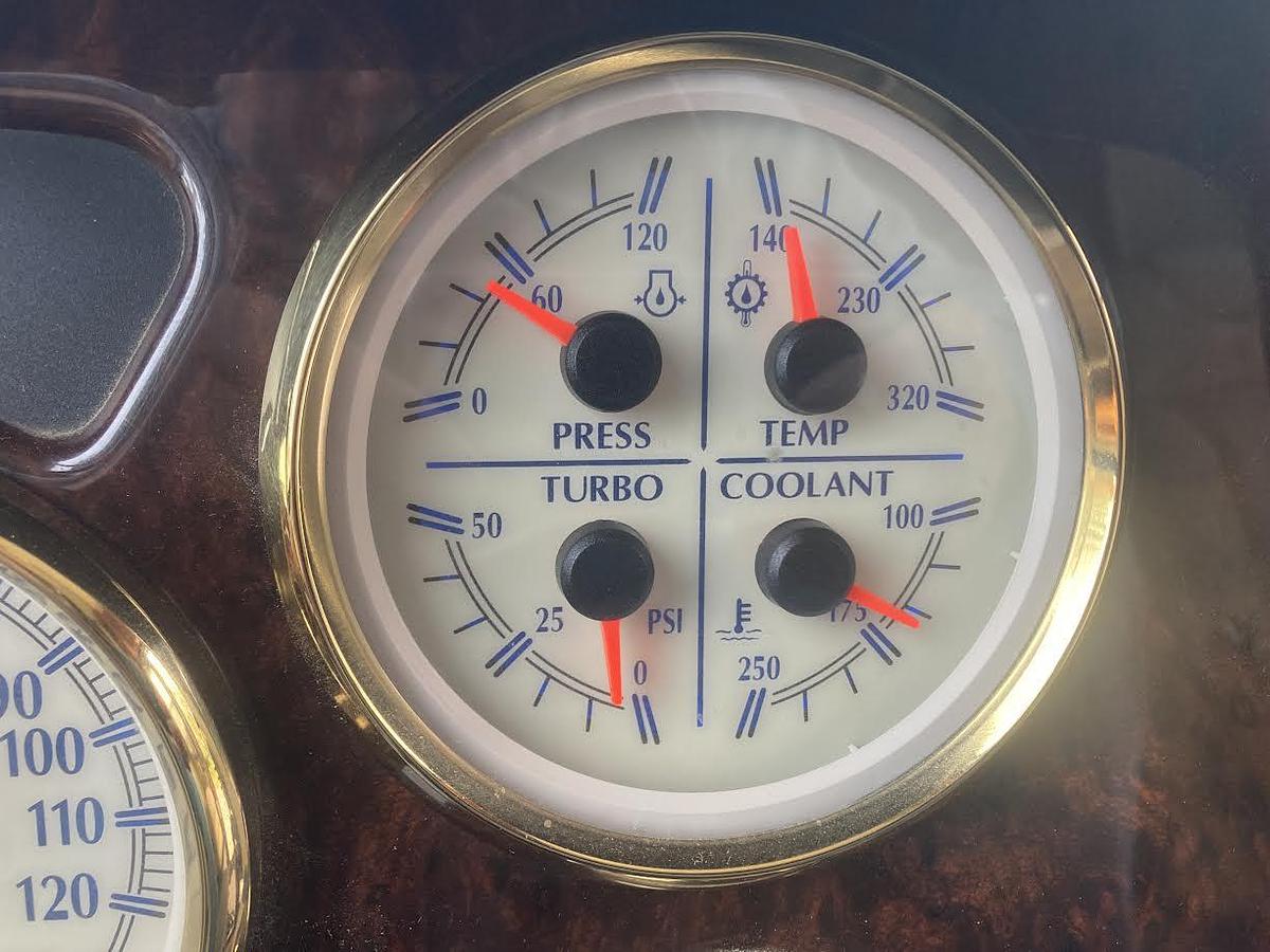 Used 2005 Monaco Signature Castle IV Class A Motorhome