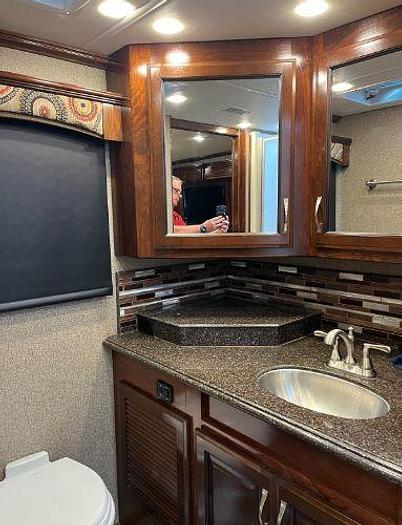 Used 2019 Fleetwood Pace Arrow LXE 38K