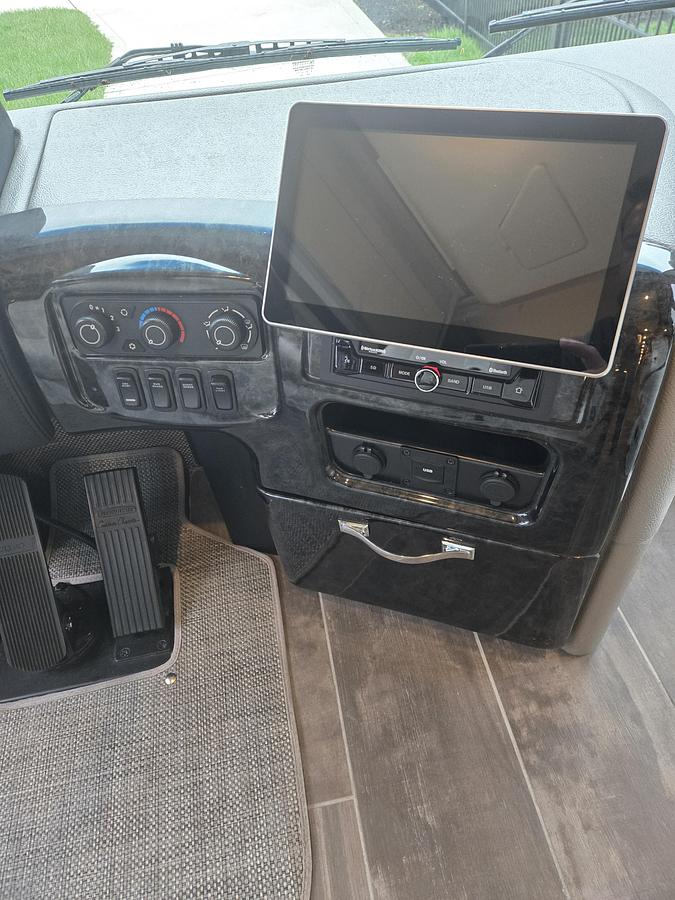 Used 2024 Thor Motorcoach Aria 4000