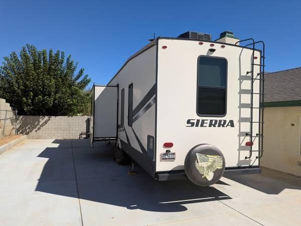 Used 2020 Foorest River Sierra 3550-Fl