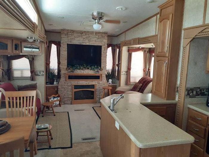 Used 2009 Crossroads Seville 38ft 5th Wheel