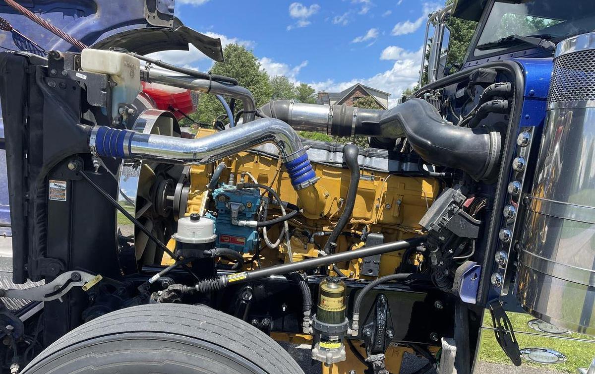 Used 2016 Peterbilt 389 with trailer