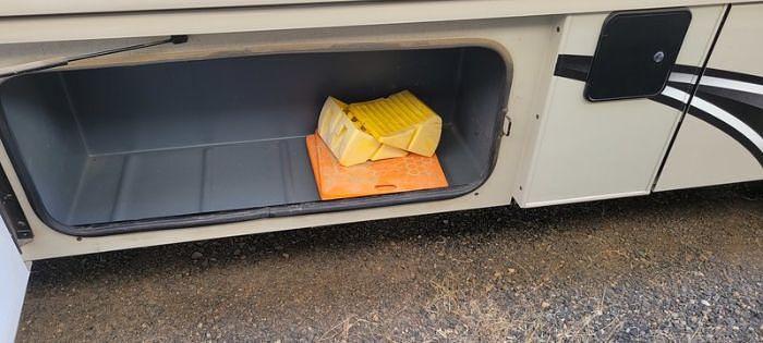 Used 2018 Fleetwood Flair LXE 30U