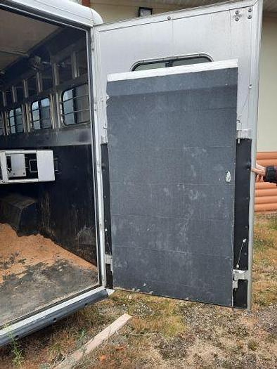 Used 1997 Freightliner FL50 3126 Cat Engine & 1998 4 horse hart QL trailer