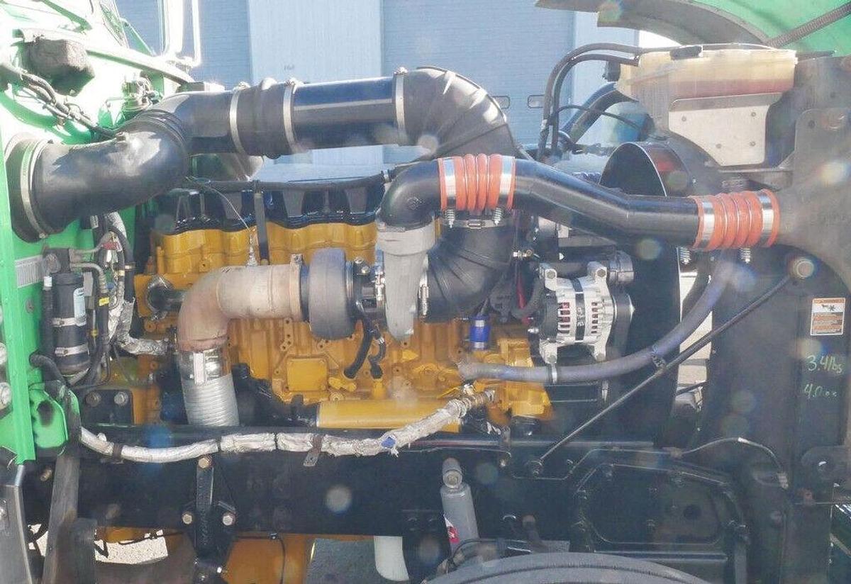 Used 2016 Peterbilt 389 Conventional Sleeper Semi