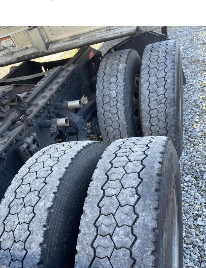 Used 2018 Volvo VNL64T670 Sleeper Semi Truck