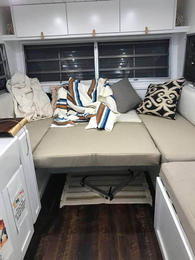 Used 1968 Holiday Vacationer