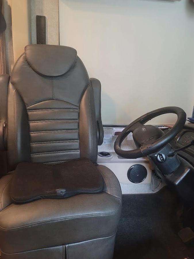 Used 2020 Thor Motor Coach Miramar 37.1 Class A Motorhome