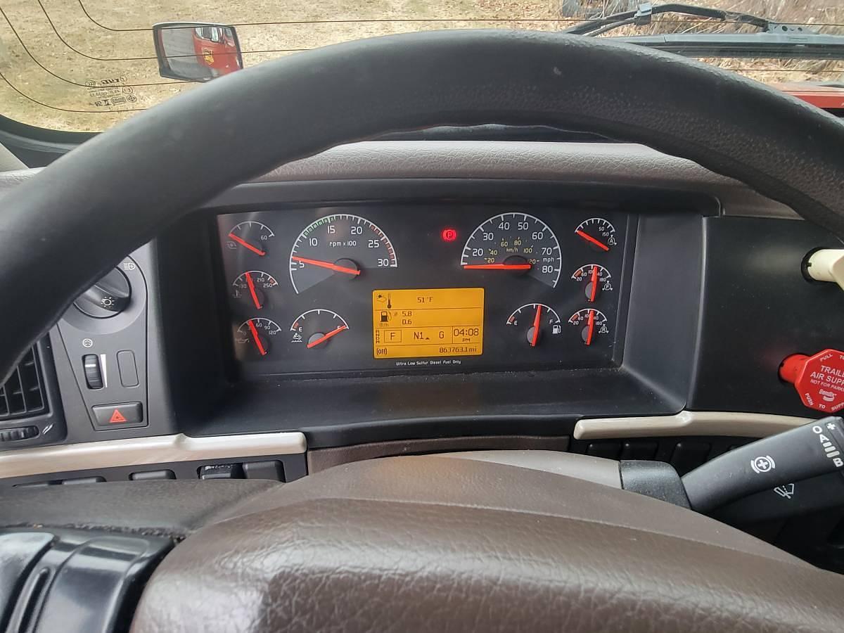 Used 2014 Volvo VNL 760