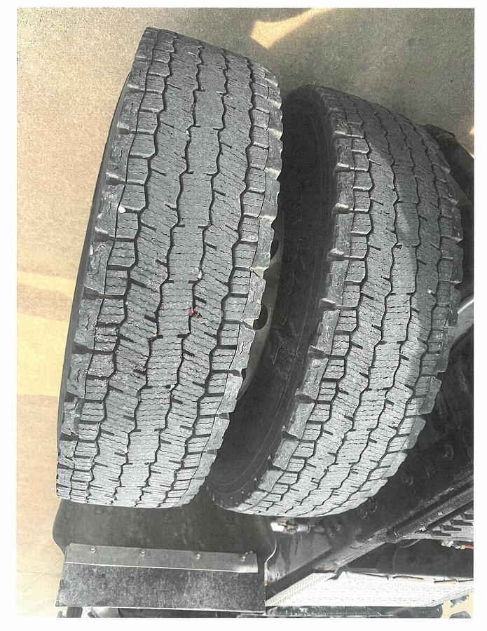 Used 2005 Peterbilt 379 EXHD Conventional Sleeper Semi