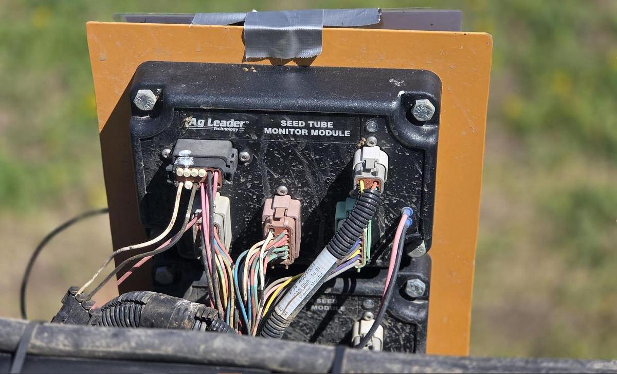 Used 2003 JOHN DEERE 7300