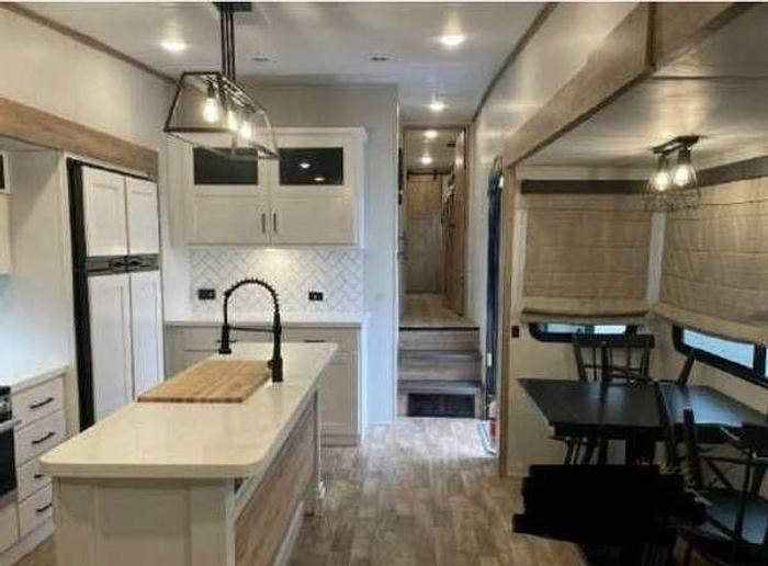 Used 2022 Keystone Acadia 3660rl