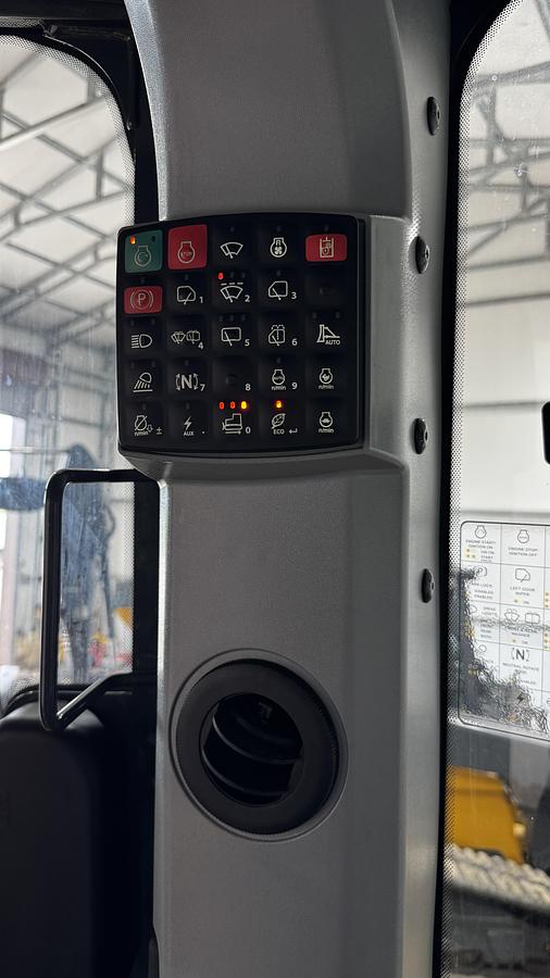 Used 2022 John Deere 700L XLT Crawler Dozer