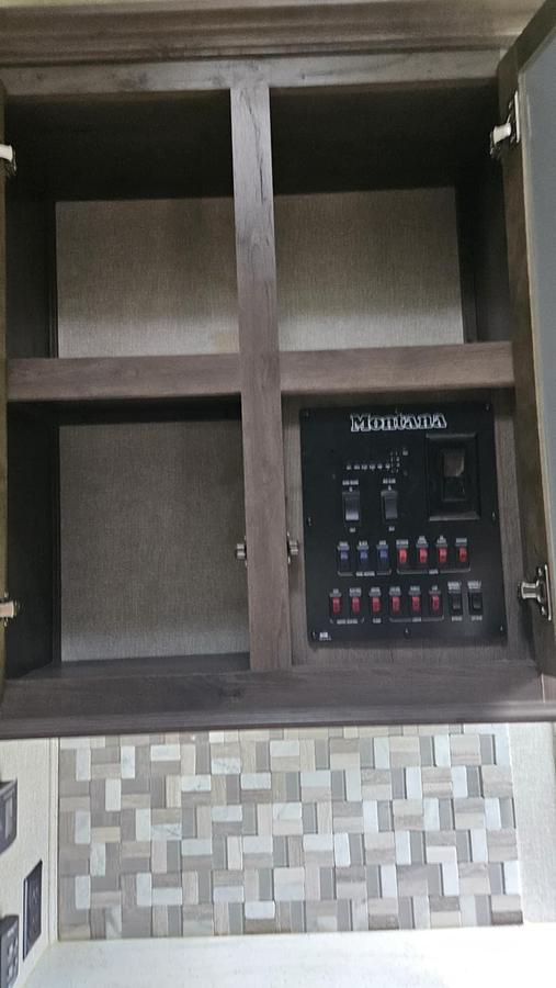 Used 2019 Keystone Montana 3121RL Fifth Wheel