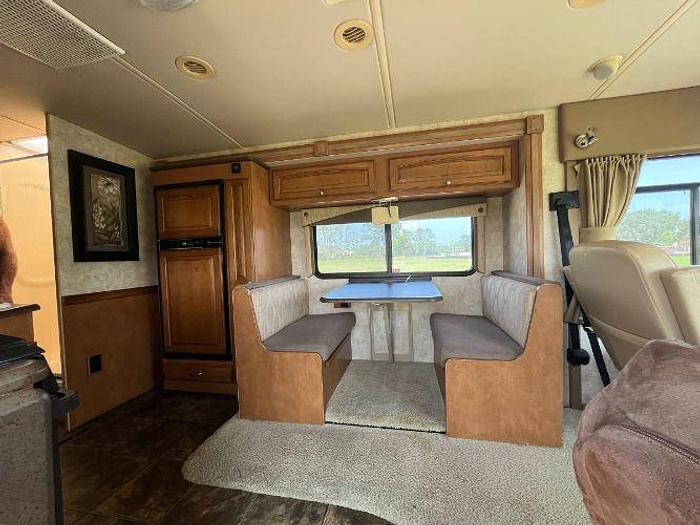 Used 2012 Winnebago Vista 26P