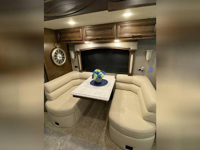 Used 2019 Newmar Ventana 4369