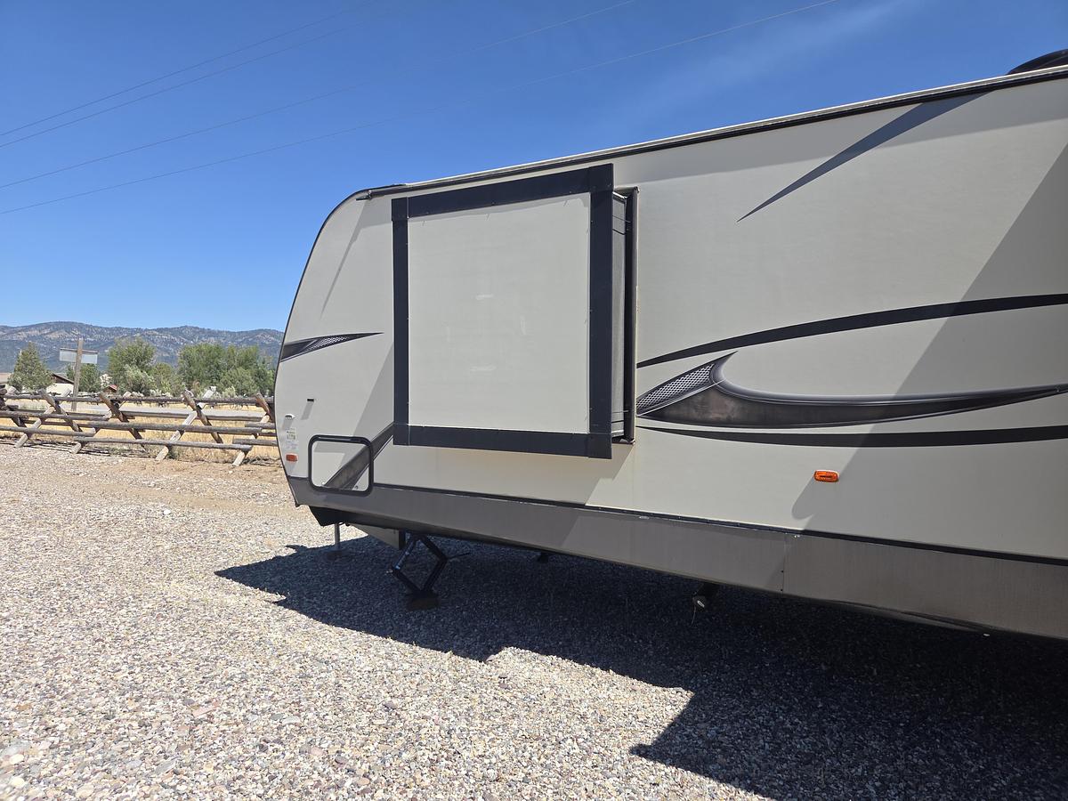 Used 2018 Crosswinds Volante VL30EK Travel Trailer