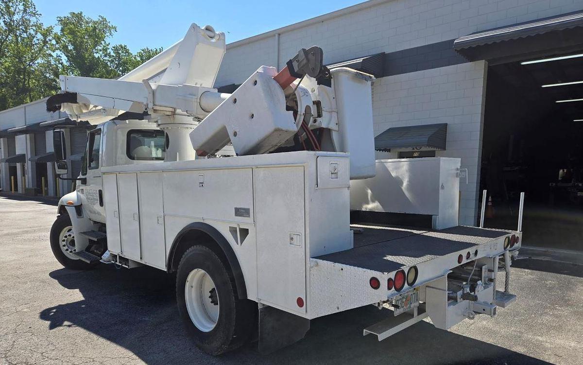 Used 2005 ALTEC TA45M-T50 MOUNTED ON 2005 INTERNATIONAL DURASTAR 4300