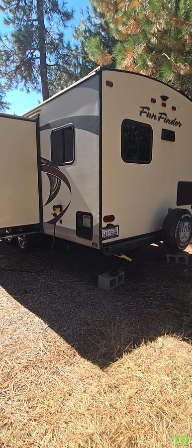 Used 2016 Cruiser RV Fun Finder Xtreme Lite M-241LRK Travel Trailer