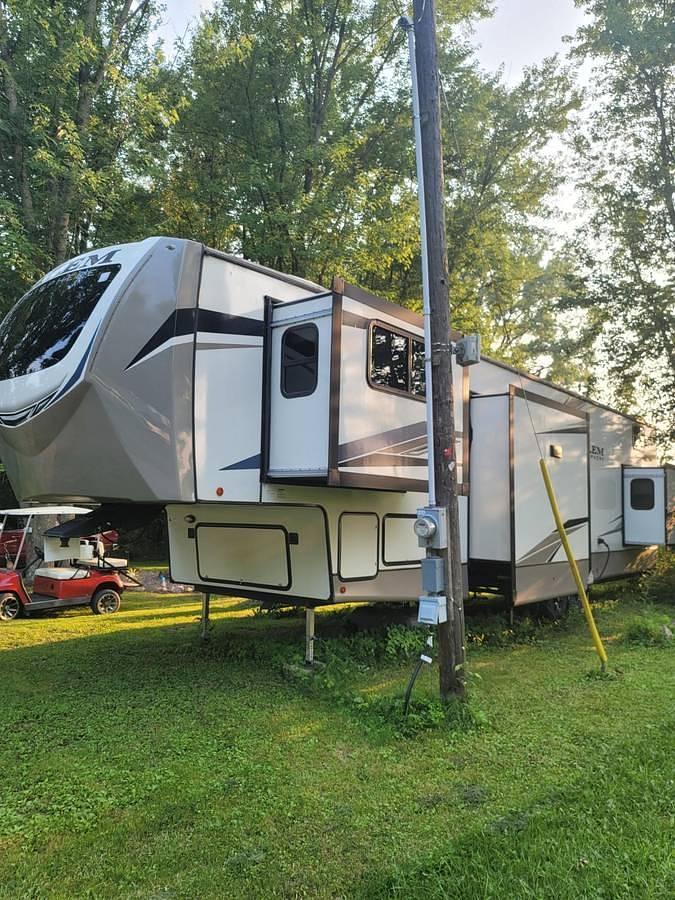 Used 2023 Forest River Salem Hemisphere 378FL