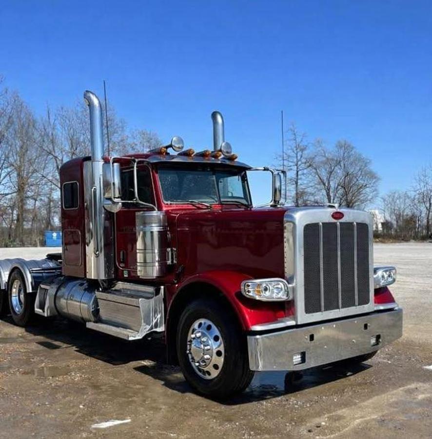 Used 2023 Peterbilt 389
