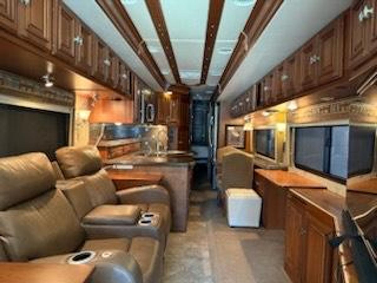 Used 2011 Winnebago Tour 42QD Class A Motorhome
