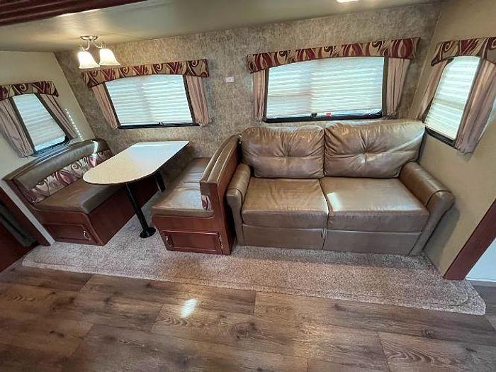 Used 2015 Evergreen Sun Valley S299DBH