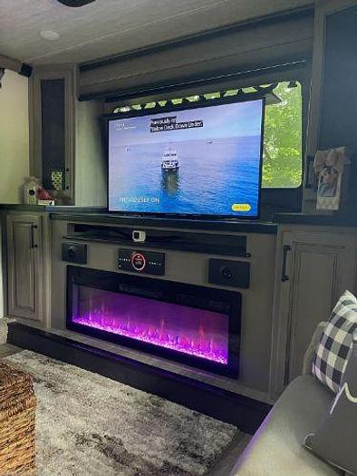 Used 2022 Keystone Montana 3761FL