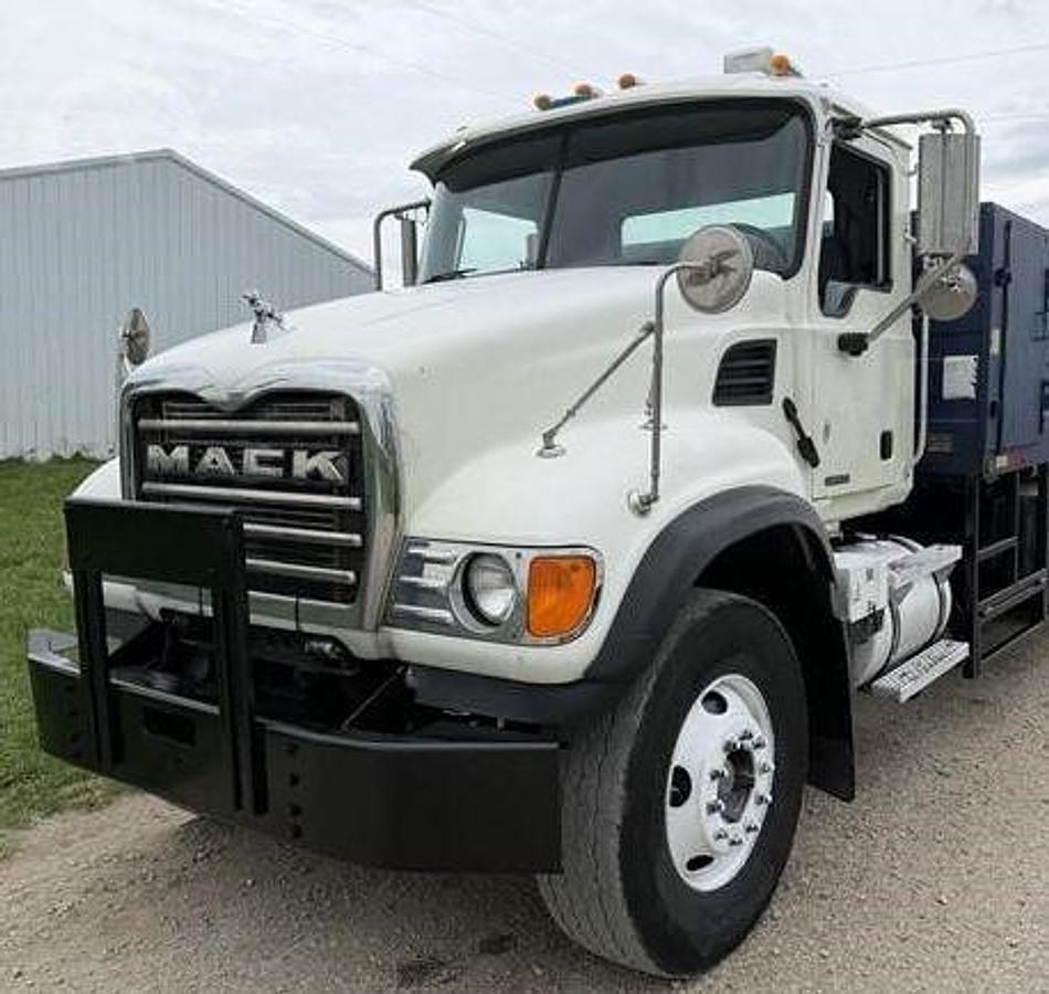 Used 2007 Mack Granite CV713