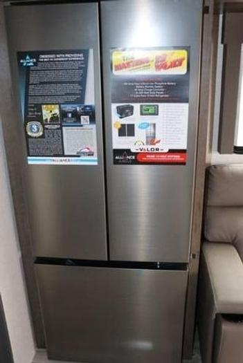 Used 2022 Alliance RV Valor 40V13