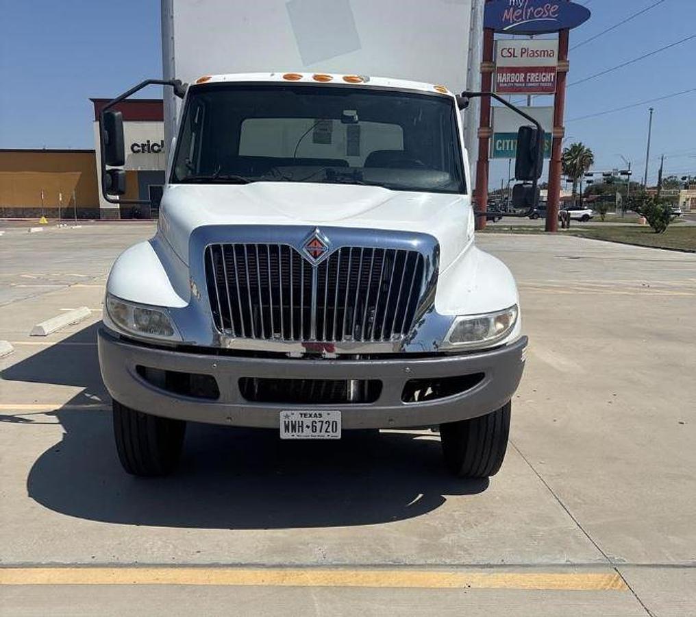 Used 2020 INTERNATIONAL MV Box Truck