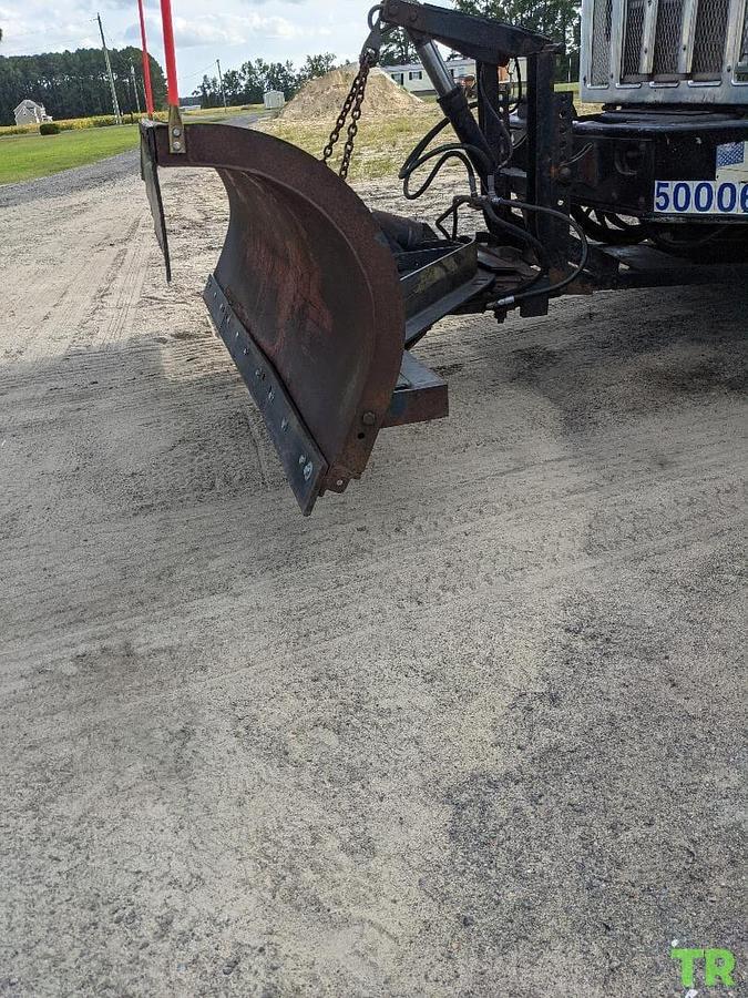 Used 1997 International S2600 Heavy-Duty Commercial Truck