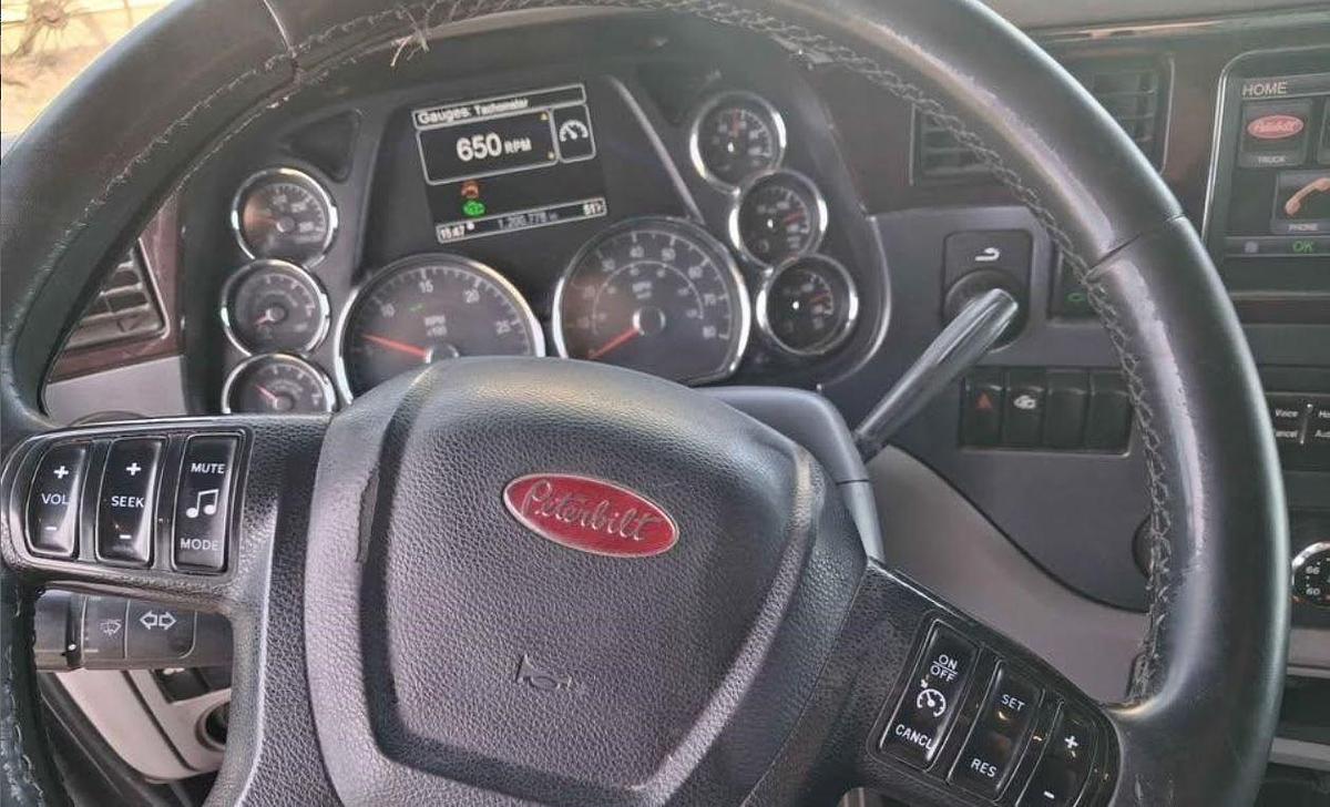 Used 2014 Peterbilt 579