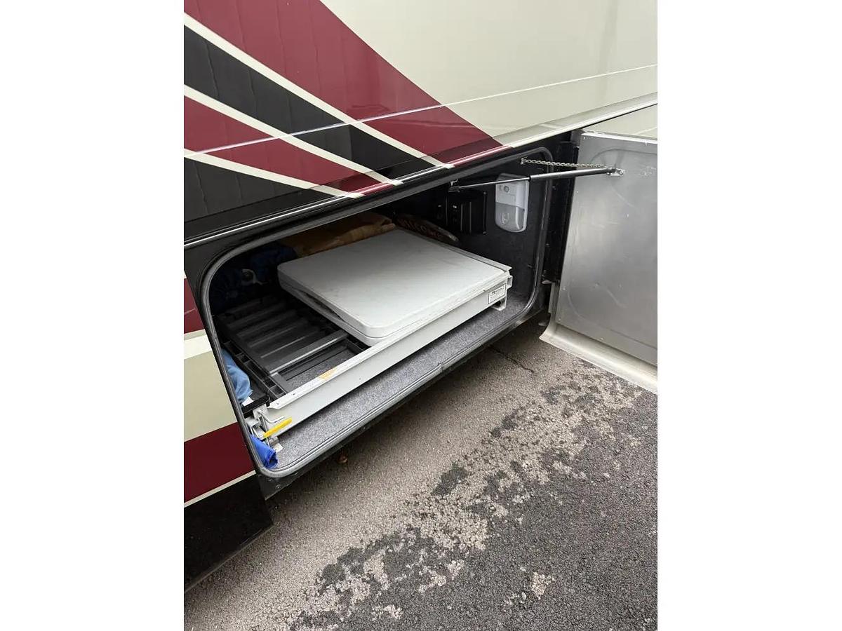 Used 2014 Tiffin Phaeton 36Gh