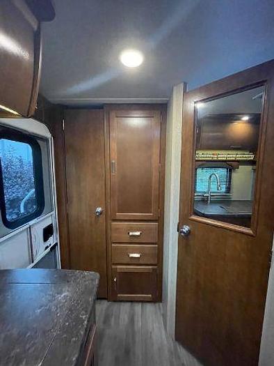 Used 2020 Lance Travel Trailer 1995