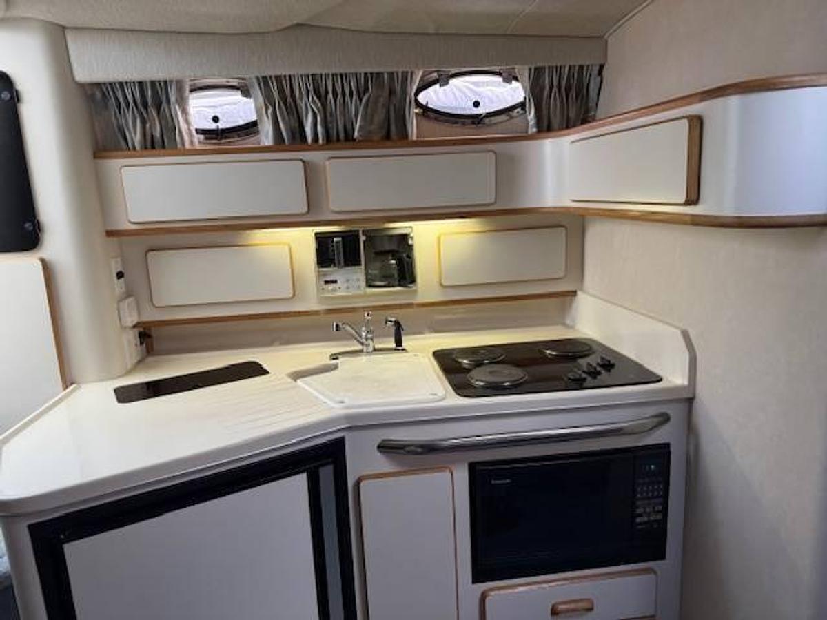 Used 1994 Sea Ray 370 Sundancer Powerboat