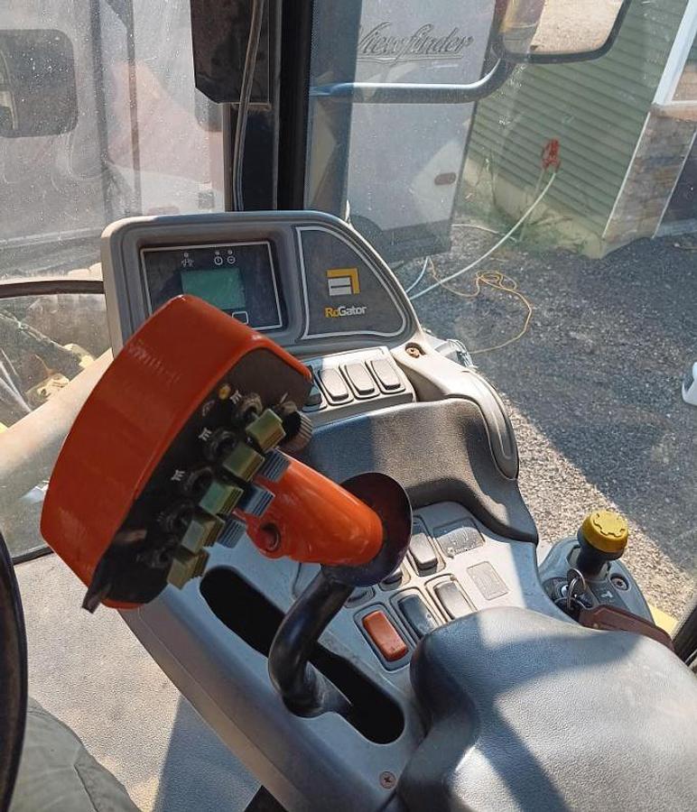 Used 2009 AG-CHEM ROGATOR 1386 Self Propelled Sprayer