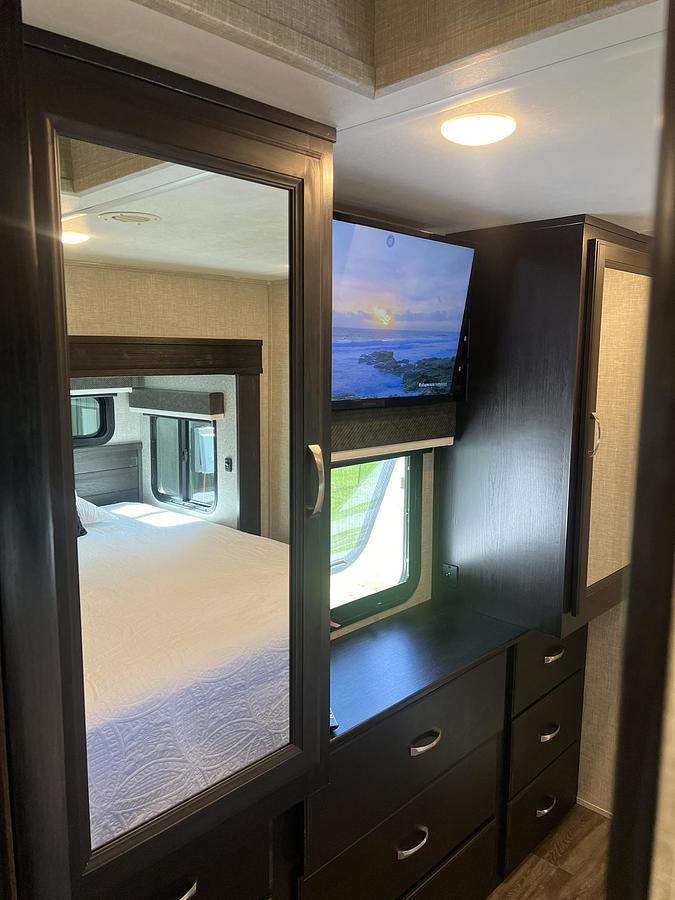 Used 2023 Jayco North Point 390CKDS Fifth Wheel