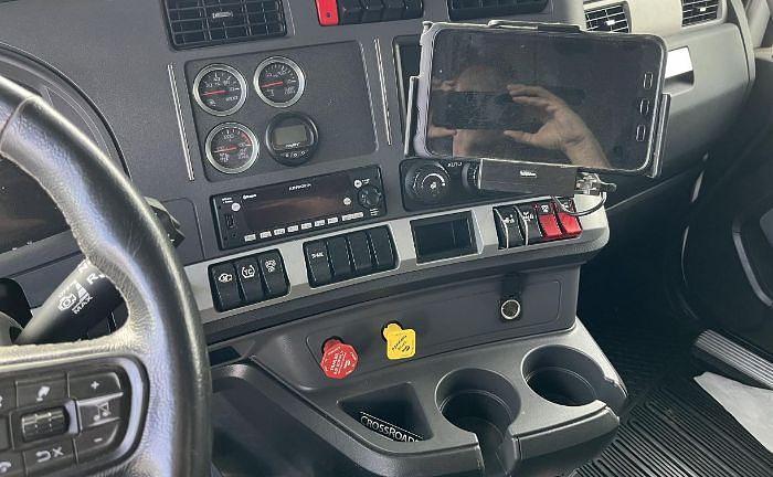 Used 2022 KENWORTH T880