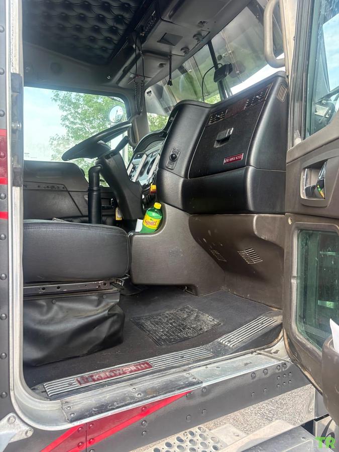 Used 2019 Kenworth W900L