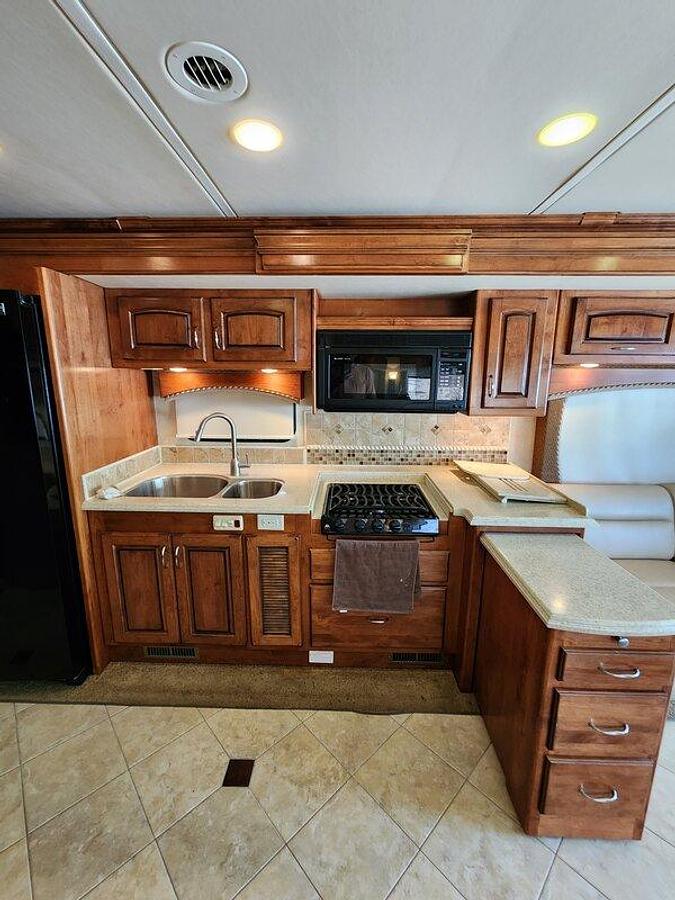 Used 2011 Holiday Rambler Endeavor 43DFT