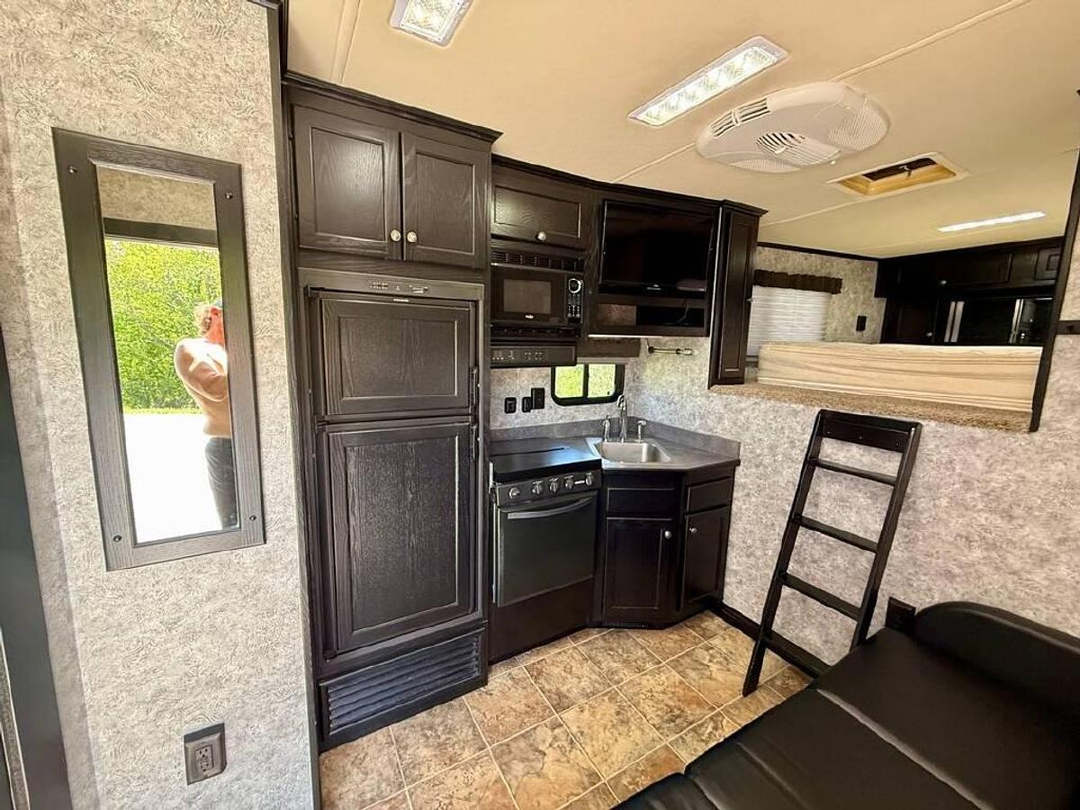 Used 2016 Atc Quest X Living Quarters Trailer