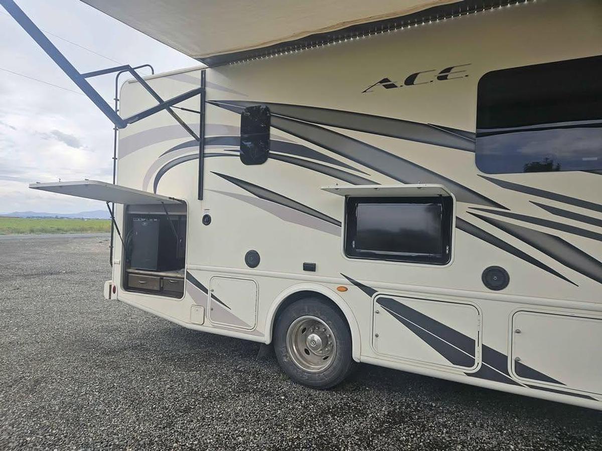 Used 2018 Thor Motor Coach  A.C.E. 29.3