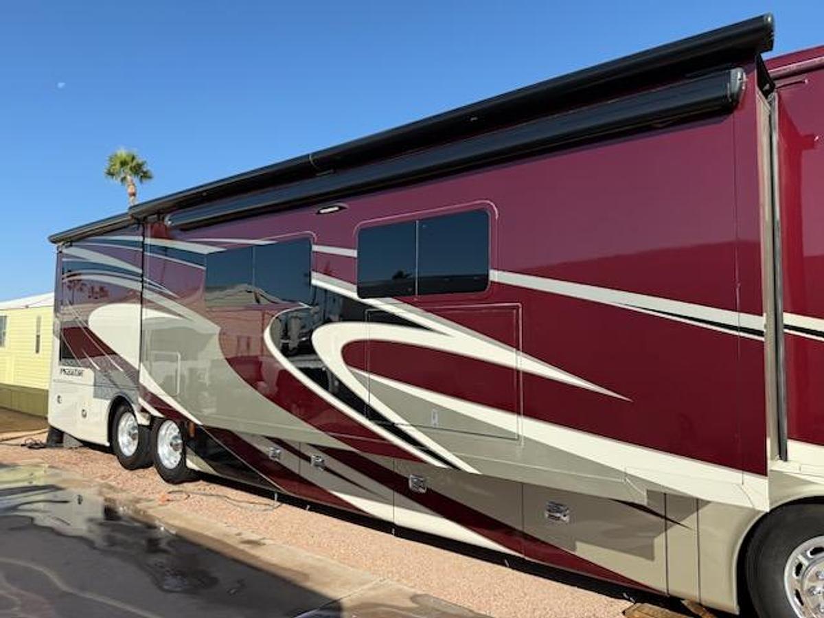 Used 2015  Tiffin Motorhomes Phaeton 42LH Class A Motorhome
