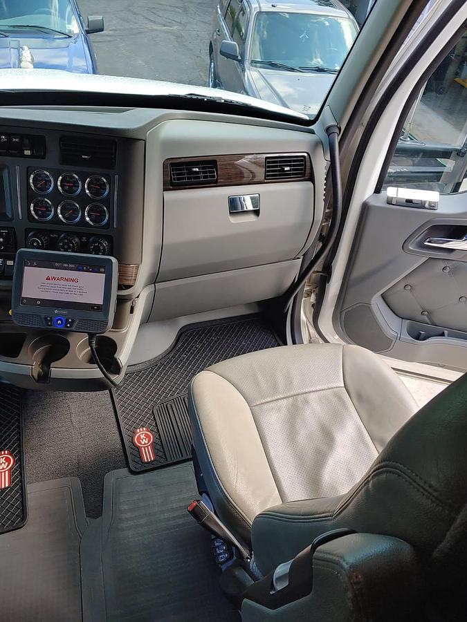 Used 2019 Kenworth T880 with 2013 Doonan Specialized Drop Deck Trailer