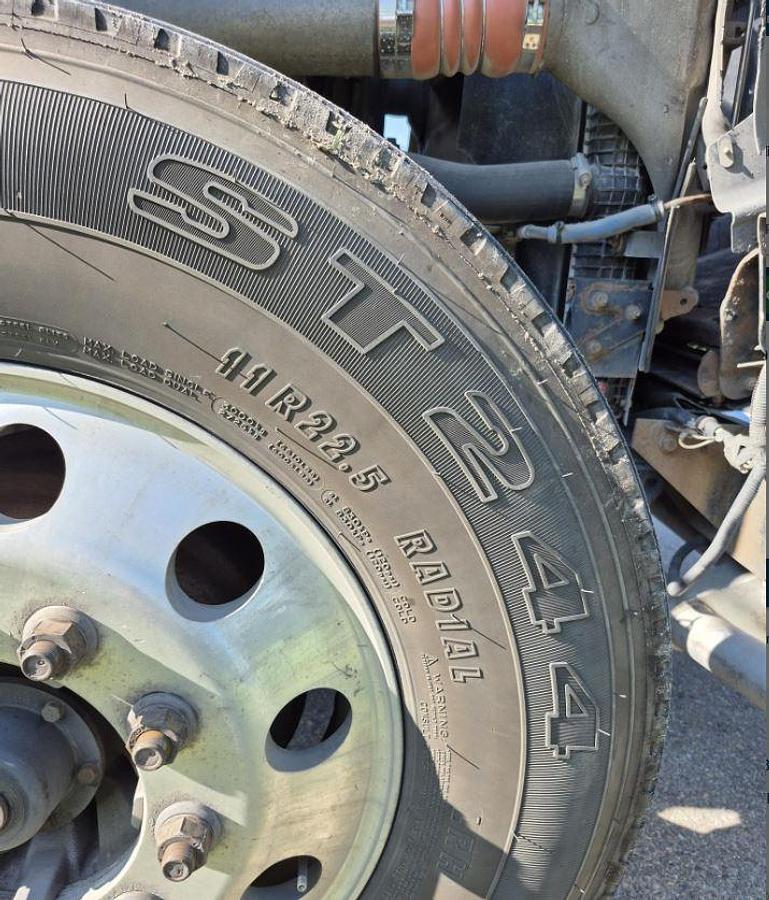 Used 2005 Freightliner Coronado 132 Sleeper Semi Truck