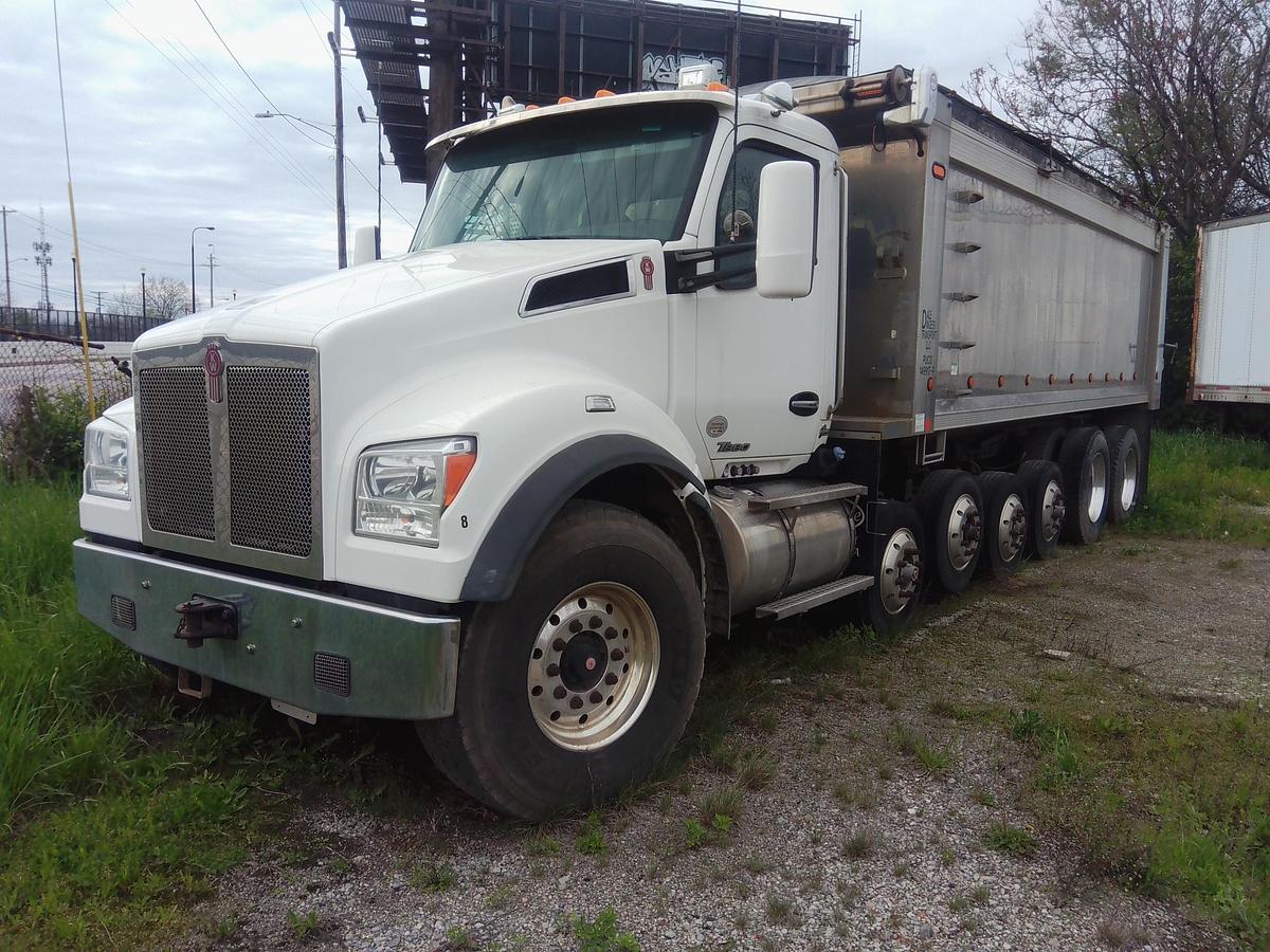 Used 2021 Kenworth T880