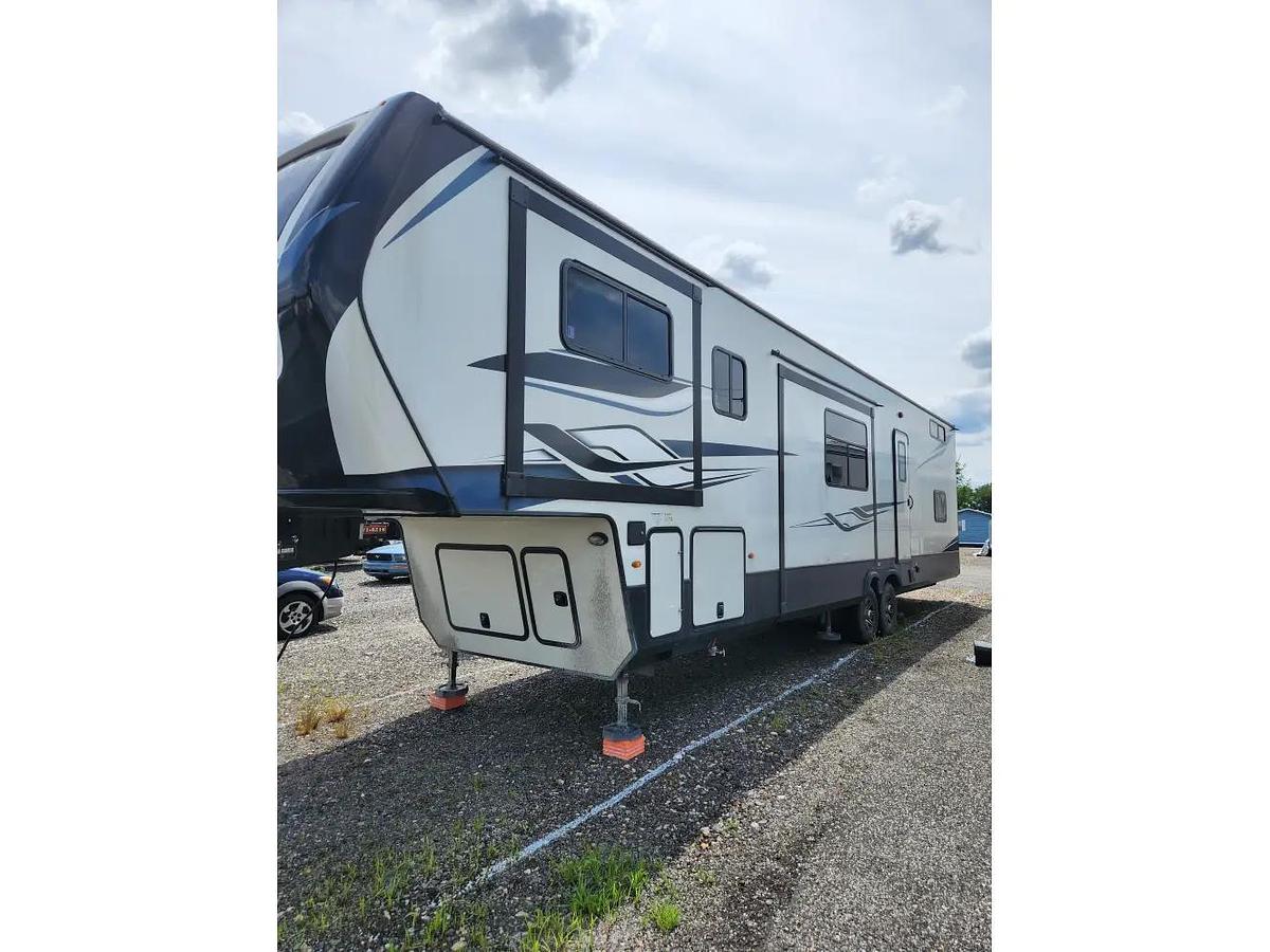 Used 2023 Keystone Montana High Country 377FL