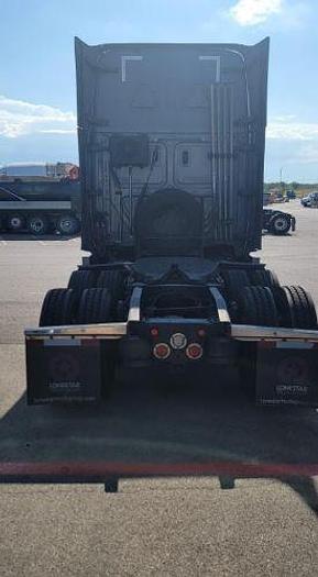 Used 2020 Freightliner CASCADIA 126